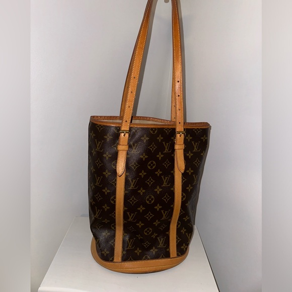 Authentic Louis Vuitton Bucket GM Monogram Tote. This is such a beauty! - Picture 1 of 13